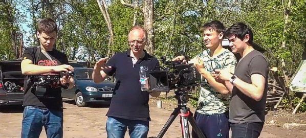 Донбасс в центре шпионского боевика: премьера фильма «Альфа-р»