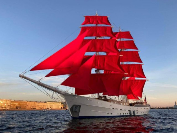 Победителям "Большой перемены" показали закулисье "Алых парусов"