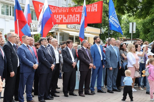 Представители ЛНР и ДНР приняли участие в открытии фестиваля "Великое русское слово" в Крыму
