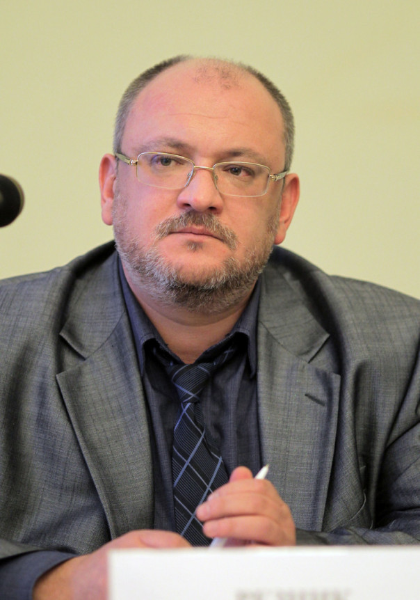 В Петербурге задержали депутата Заксобрания Резника