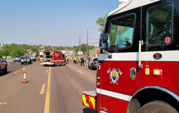 В Аризоне автомобиль врезался в участников велогонки.