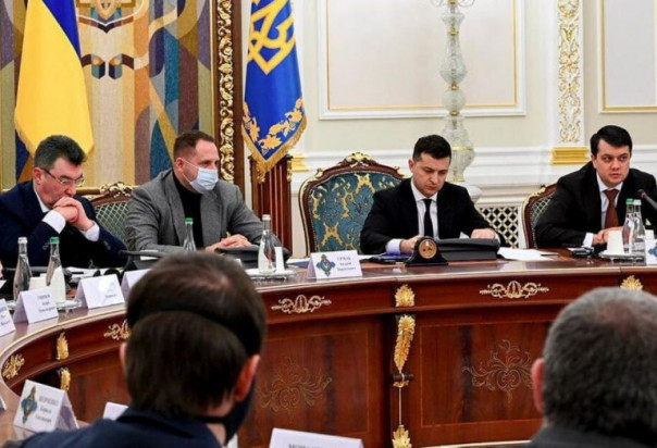 «Слуги народа» уверено ведут страну к диктатуре