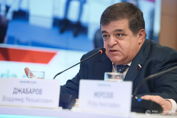 Антипрививочная кампания в соцсетях идет с Запада, заявил Джабаров