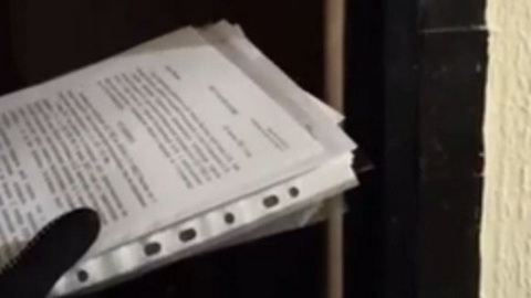 Следственные действия в квартире главреда The Insider сняли на видео