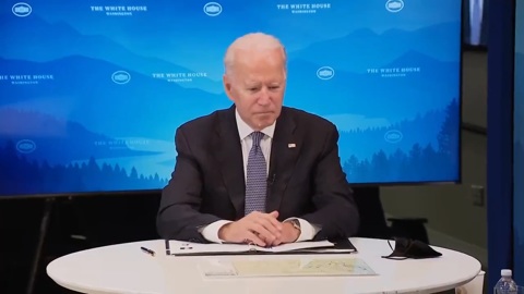 Не смог выкрутиться: тройной конфуз Джо Байдена