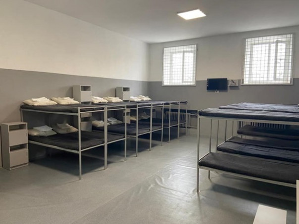 Минюст показал камеру Киевского СИЗО до и после ремонта: ремонтируем и не останавливаемся, так как сюда попадают чаще и больше, нежели в финал Евро