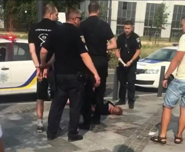 Рубрика: "Удар в спину" или народная "любовь" к ВФУ