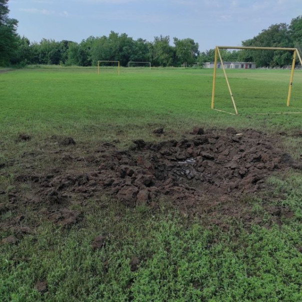 С утра укрофашисты обстреляли школу и оставили без света тысячи жителей под Горловкой. Ответным огнём уничтожен расчёт ВФУ, сбит БПЛА