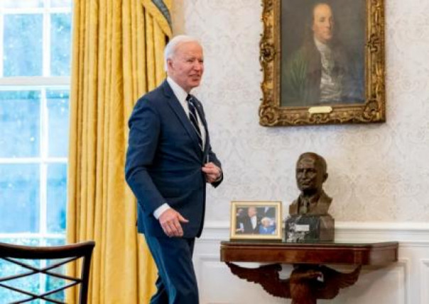 «Медовый месяц закончился»: Рейтинг Байдена устремился вниз