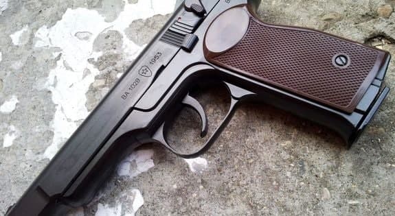 Сегодня ночью под Мариуполем ВСУшник пугал людей пистолетом, инцидент закончился ранением и чуть не дошло до самосуда