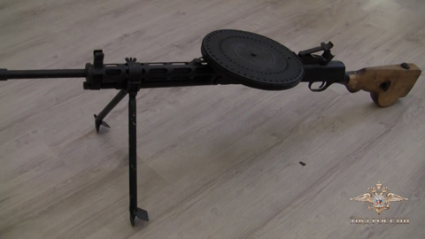 В Подмосковье задержали мужчину с арсеналом самодельного оружия дома.