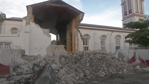 На Гаити произошло землетрясение, почти 1300 погибших