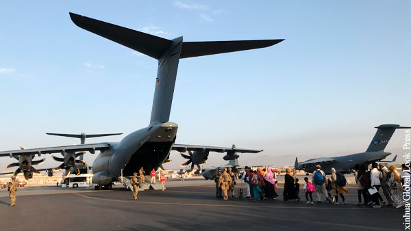 Турция согласилась с предложением талибов взять управление аэропортом Кабула