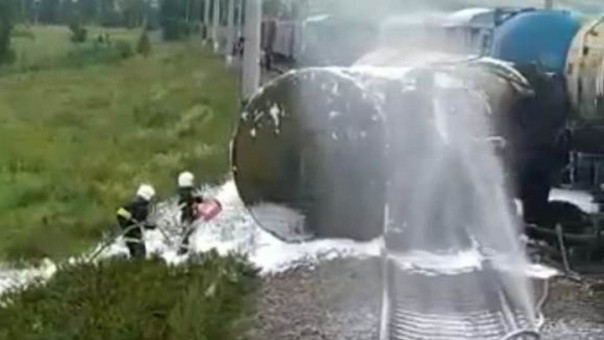 Два грузовых поезда столкнулись в Забайкальском крае, с рельсов сошли 10 вагонов