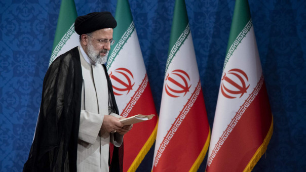 Перс указующий: Эбрахим Раиси вступил в должность президента Ирана