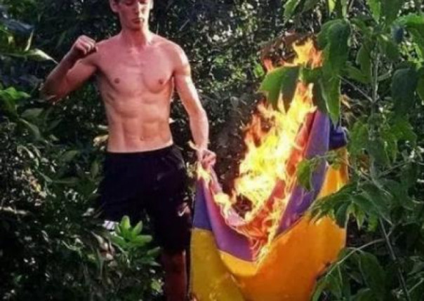 Жителя Мариуполя «патриоты» заставили извиниться за сожжённый украинских флаг