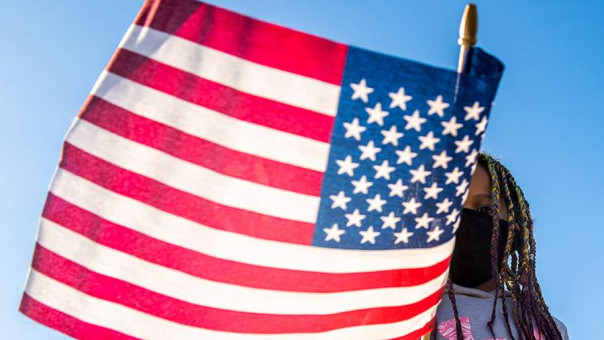 NI назвал пять признаков краха американской гегемонии