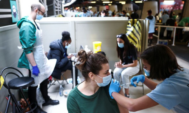 В Британии решились на массовый медицинский эксперимент над детьми. Валентин Катасонов