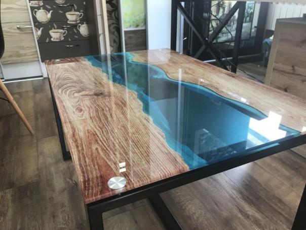 Стол в стиле лофт