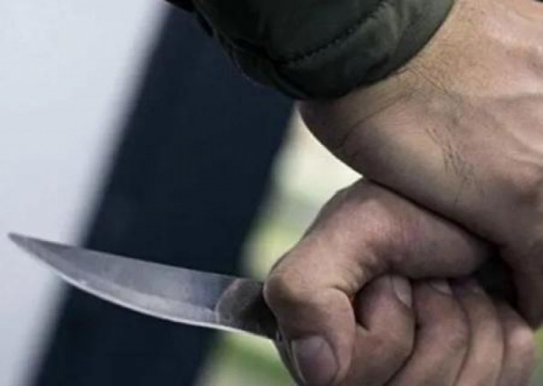 В херсонском селе Весёлое псих ранил приехавшего на вызов медика и зарезал полицейского