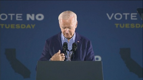 Белый дом США прервал трансляцию брифинга Байдена