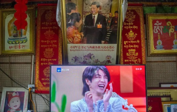 В Китае запретили показывать по ТВ женственных мужчин