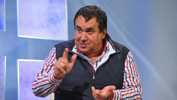 Украинцам предложили перейти на английский. Садальский объяснил ошибку: "Лучше сразу на иероглифы"