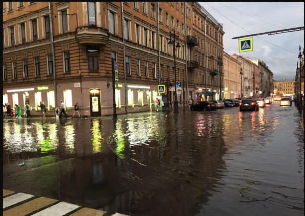 Петербуржцы вспомнили о невыполненном обещании Беглова  модернизировать систему городских канализаций