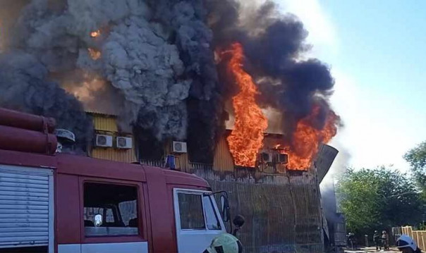 В центре Донецка произошёл масштабный пожар