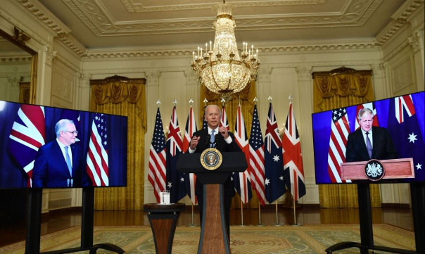 Нож в спину