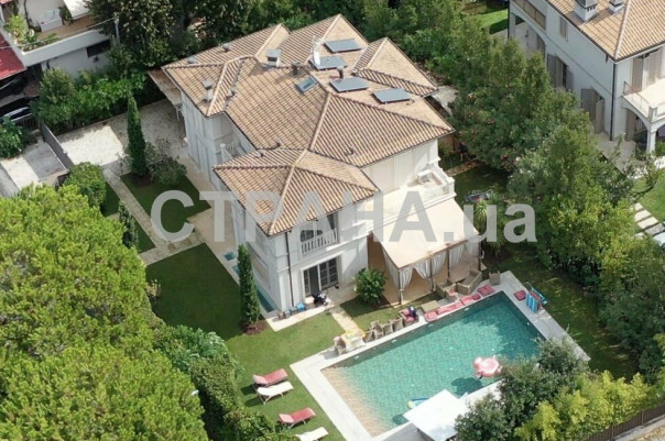 Итальянский особняк президента Зеленского выставлен на продажу