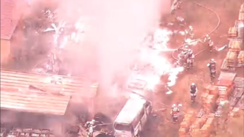 На японском заводе по производству фейерверков случился пожар