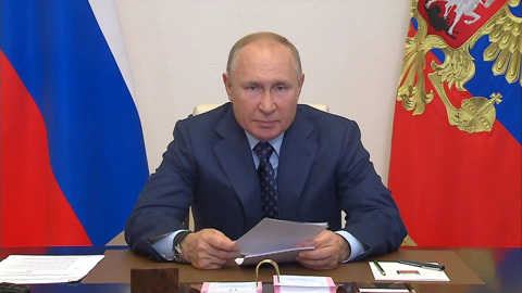 Путин на совещании назвал причину своего кашля