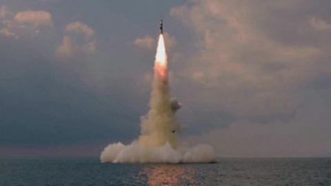 КНДР пустила неопознанный снаряд в сторону Японского моря