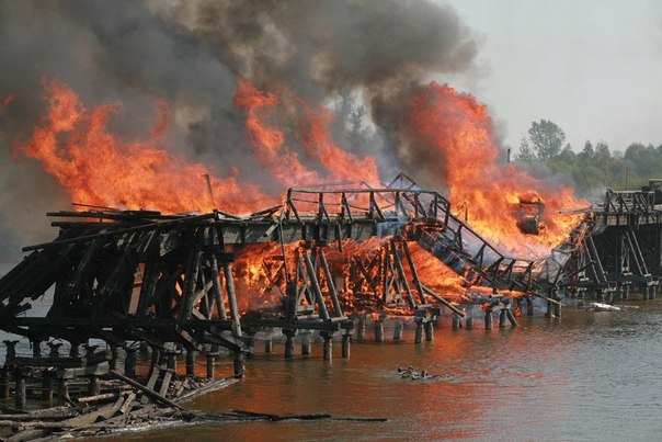 Армия ДНР уничтожила понтонный мост ВСУ у Старомарьевки