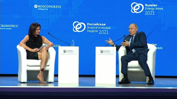 Путин сделал замечание "красивой женщине"