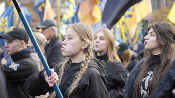 Взращённые в ненависти. Гитлерюгенд в жовто-блакитных тонах. Константин Кеворкян