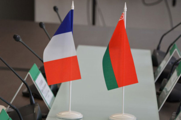 Посол Франции покинул Белоруссию по требованию Минска