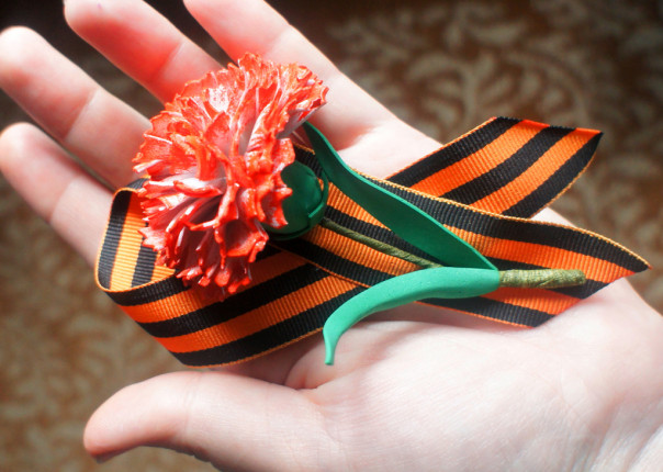 Нацистская Латвия одобряет запрет георгиевских ленточек