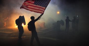 Упадочна и слаба: что американцы думают о демократии в США