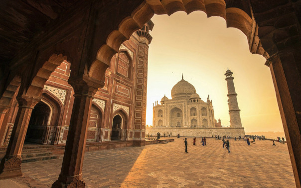 Хотите духи с «запахом социализма»? Обращайтесь к индийским депутатам