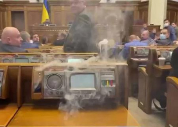 Рада снова не выдержала турборежима. Загорелся пульт для голосования