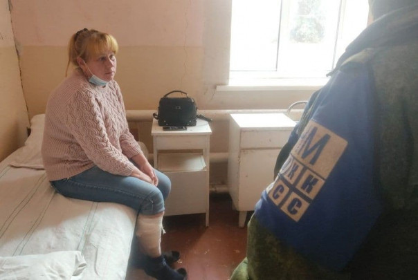 ВСУ обстреляли пос. Долгое, ЛНР. Ранена женщина