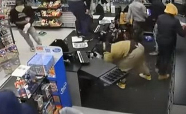 Волна дерзких ограблений элитных магазинов в США