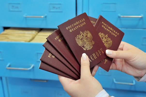 К концу 2021 года порядка 700 тысяч человек станут россиянами