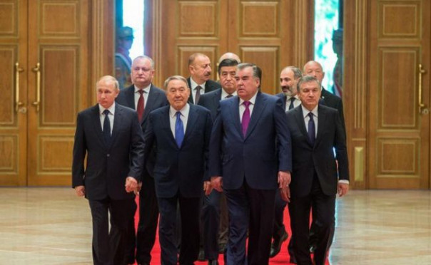 Внешняя политика «щедрых подарков» зашла в тупик — нужна ревизия: историк