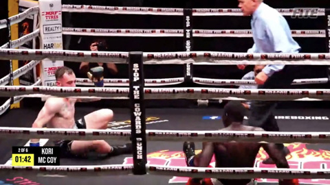 Отправили друг друга в нокдаун