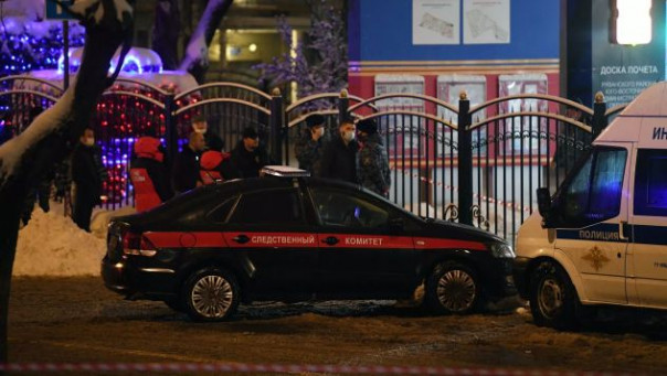 СМИ сообщили подробности о мужчине, напавшем на МФЦ в Москве