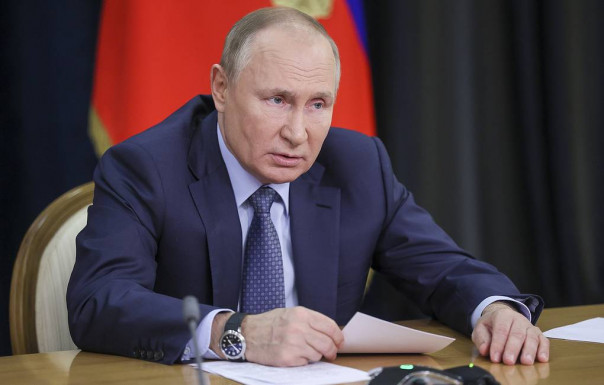 Путин выступил против введения QR кодов на транспорте до Нового года