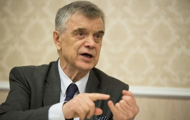 Ближайший соратник Ельцина Руслан Хасбулатов признал свою вину в развале СССР